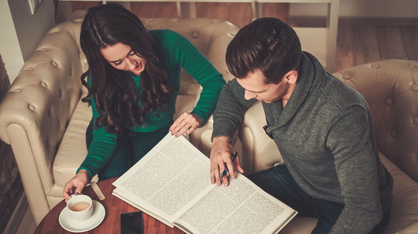 Writing Help: Mastering the Art of Dialogue and Description