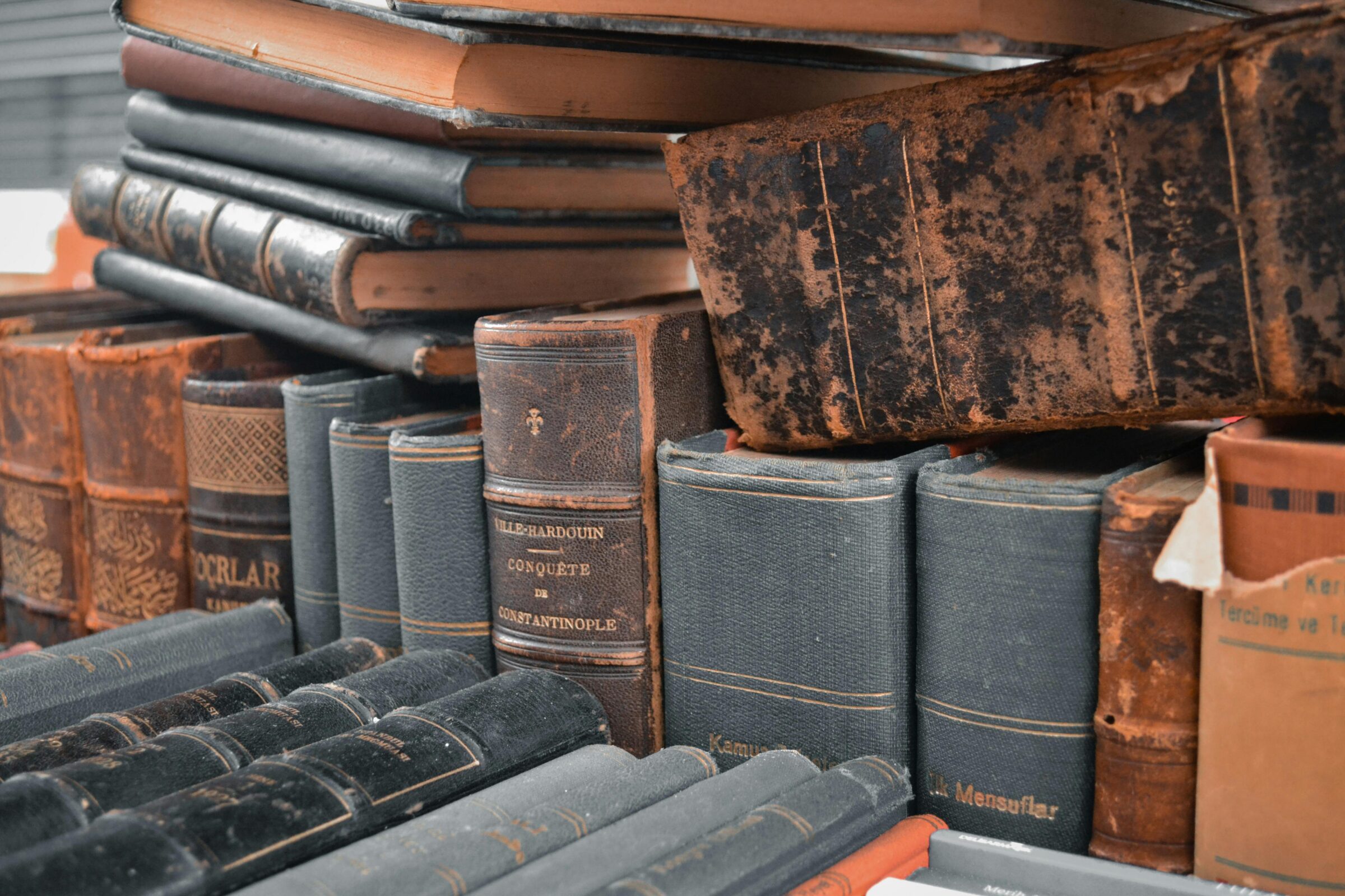 How Long Should a Book Be? A Word Count Guide by Genre