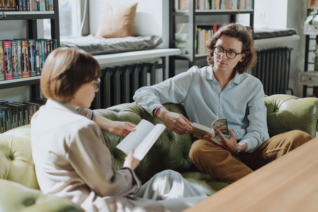 Ghostwriter vs. Book Coach vs. Editor: Choosing the Right Support